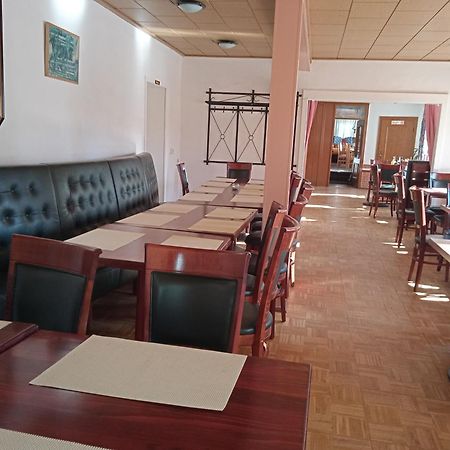 Hotel & Restaurant Zum Adlersberg Schleusingen Eksteriør billede