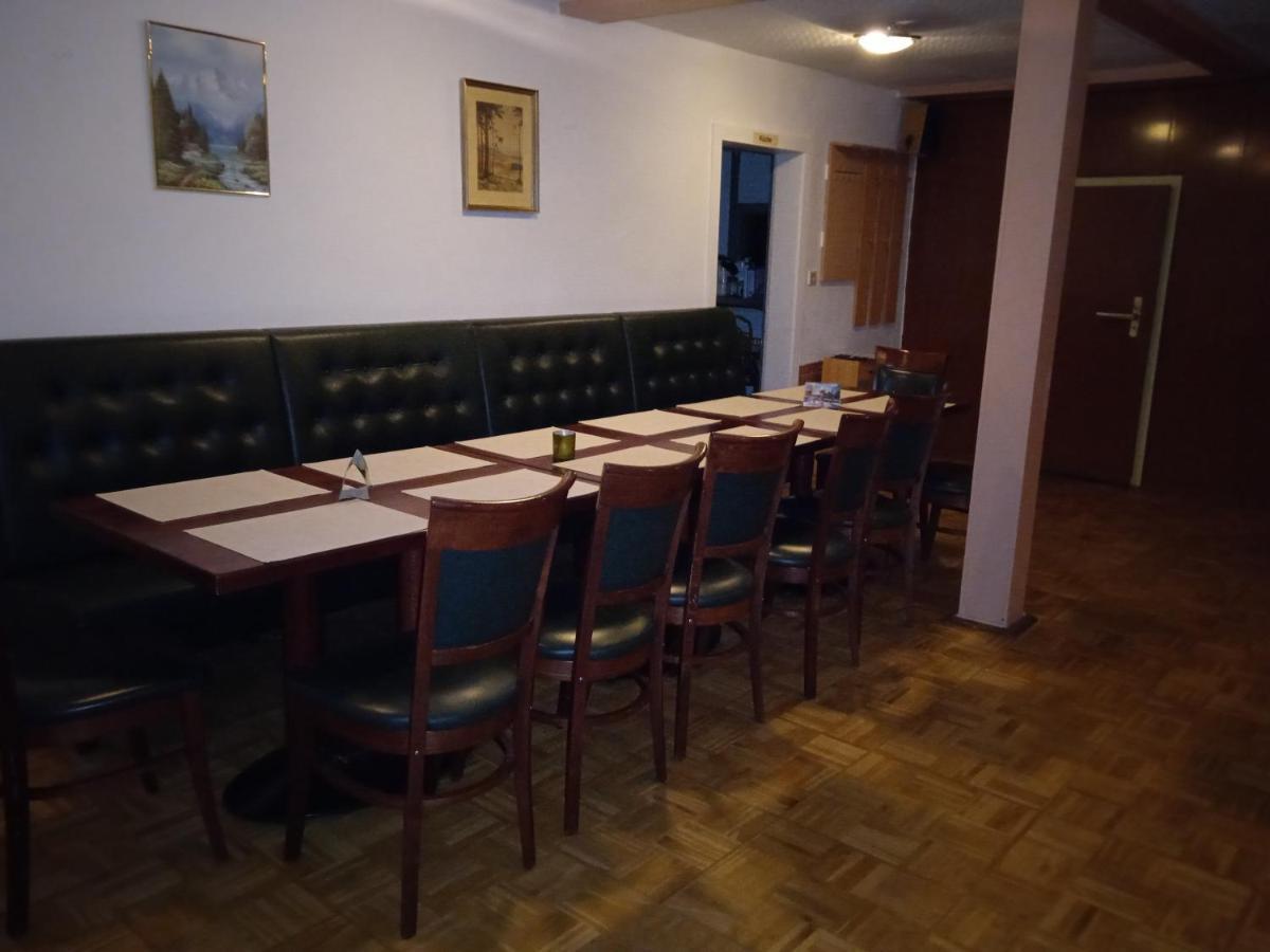 Hotel & Restaurant Zum Adlersberg Schleusingen Eksteriør billede
